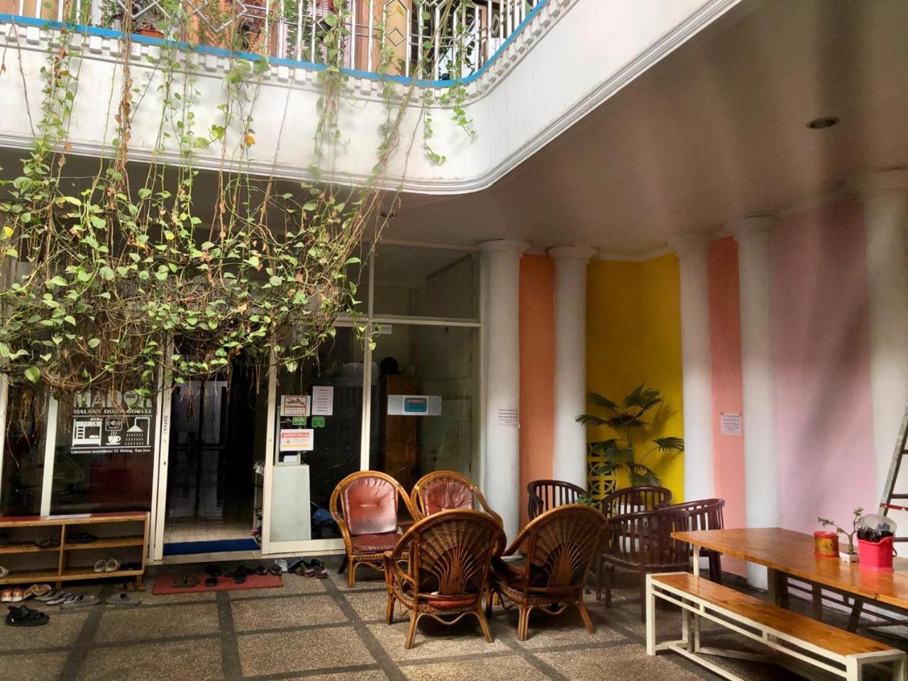 Mador Malang Dorm Hostel Exterior photo